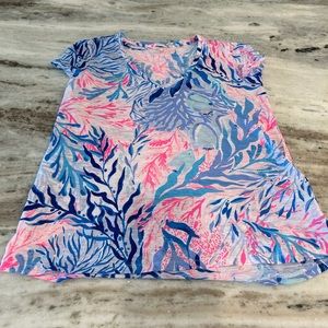 Like new Lilly Pulitzer tee shirt